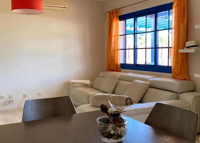 Maria Luisa Βίλα *