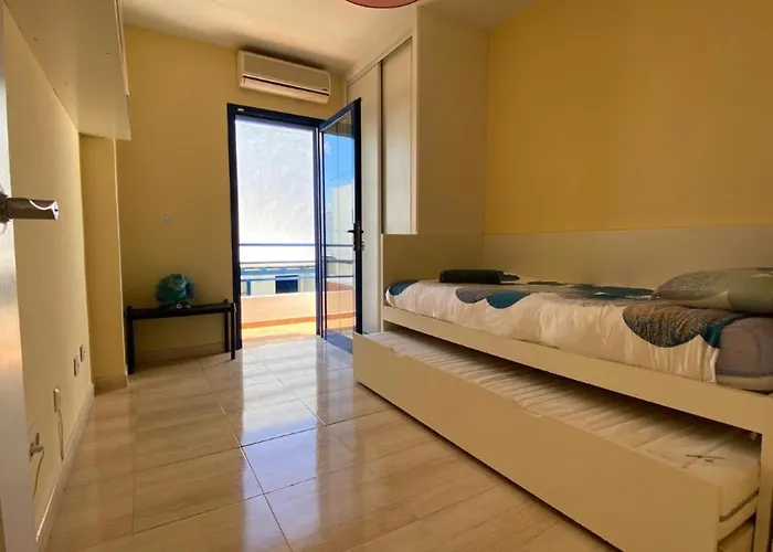 Maria Luisa Βίλα *